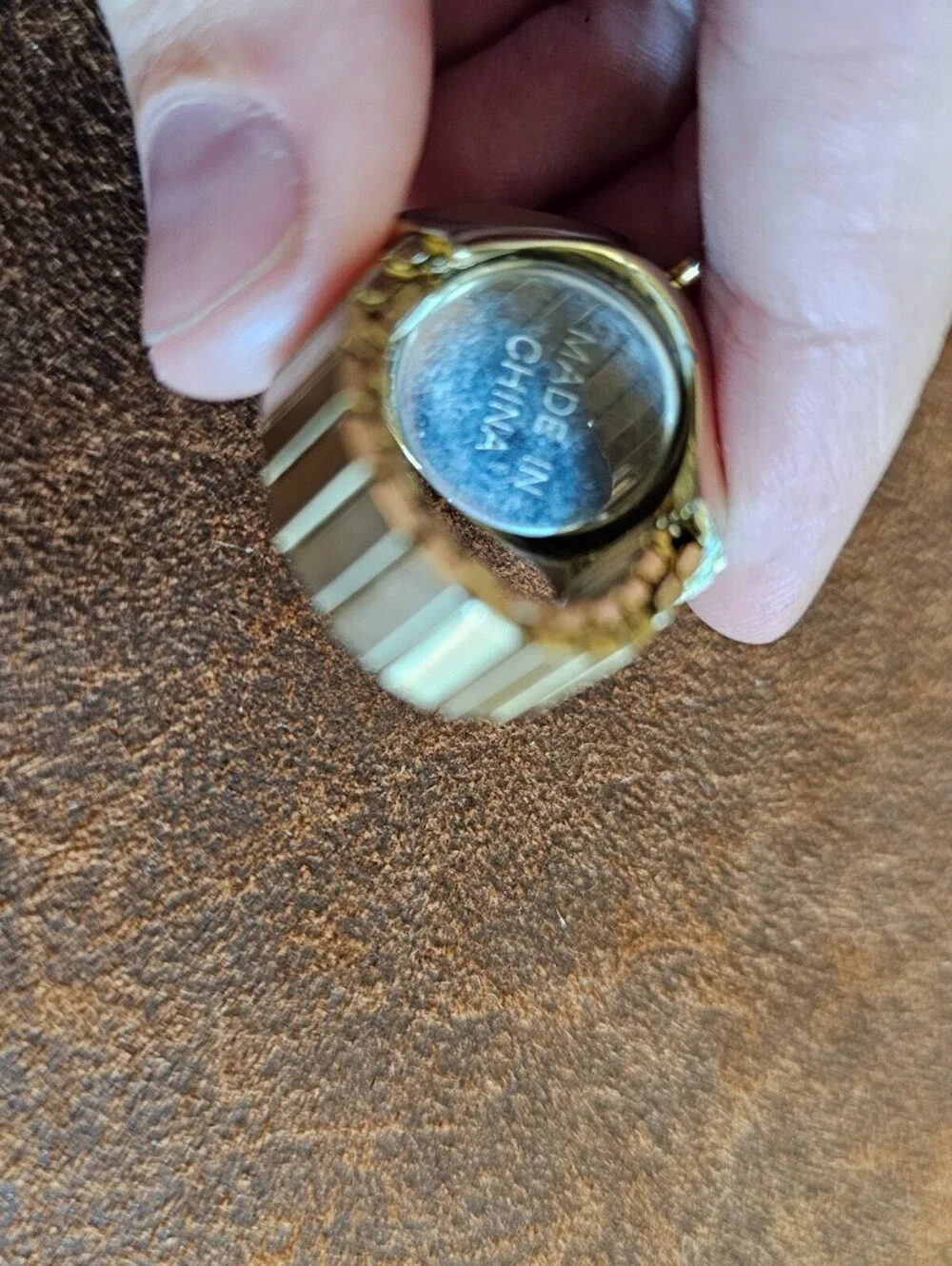 Vintage gold-tone digital quartz ring watch  from the 1980s Sz 7.5